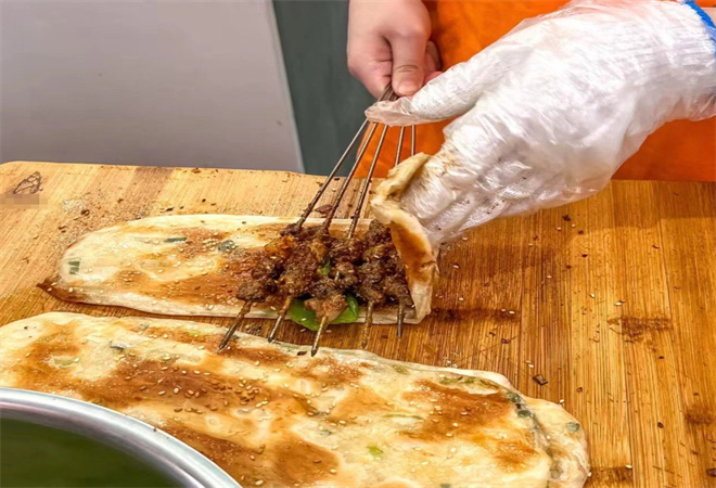 丞小爺燒餅夾羊肉串