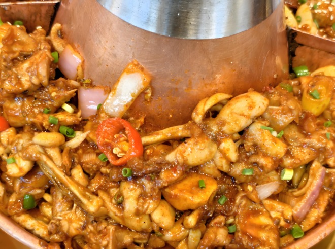 傲掌門銅爐蛙鍋肉蟹煲