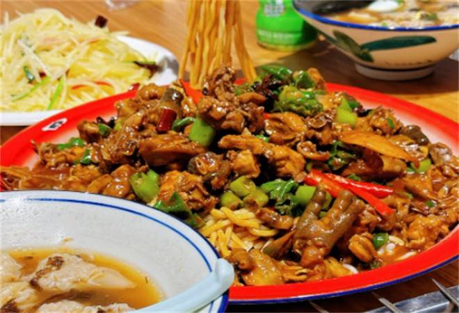 黄六爷辣爆小公鸡面