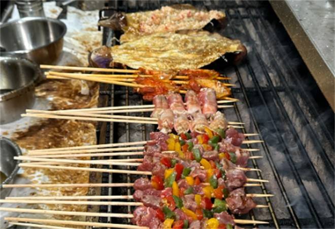 薛大年炭火烧烤