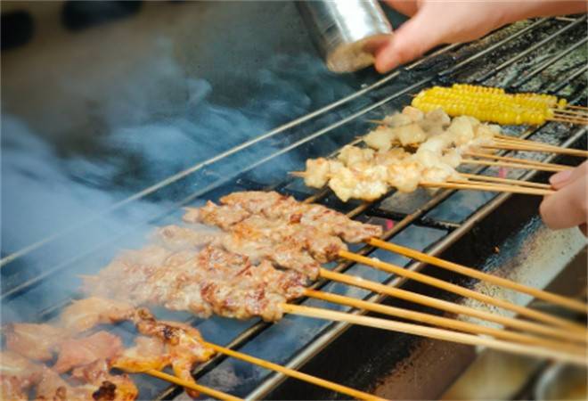 薛大年炭火烧烤