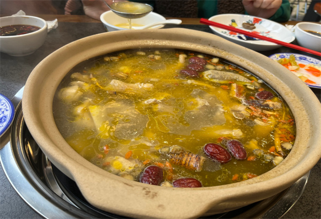 楠波炭爐雞煲館加盟