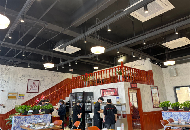 楠波炭爐雞煲館加盟