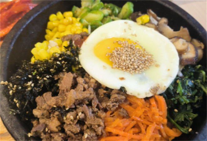 西柚見石鍋拌飯 西柚見石鍋拌飯