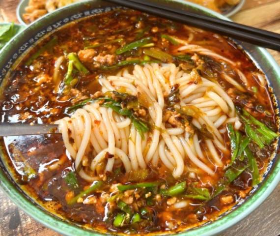 李尝尝小锅米线