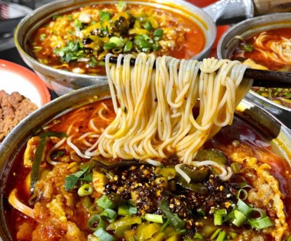 李尝尝小锅米线