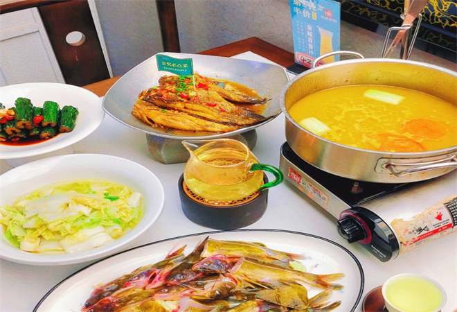 洞庭秋晚湖湘菜加盟