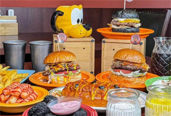 黑叔美式餐吧加盟