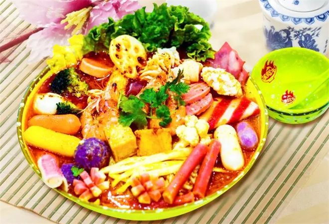 陳賀龍麻辣燙加盟