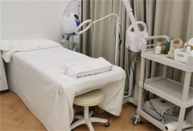 久润颜祛斑祛痘