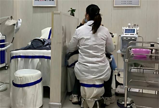 久润颜祛斑祛痘