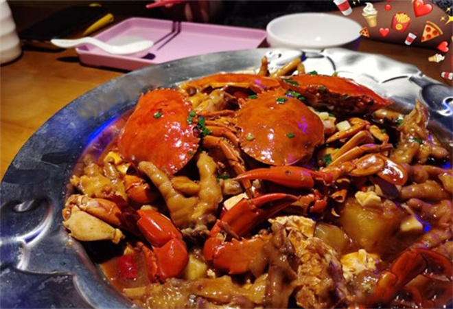 李不胖肉蟹煲加盟