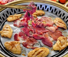 多一行自助烤肉火鍋