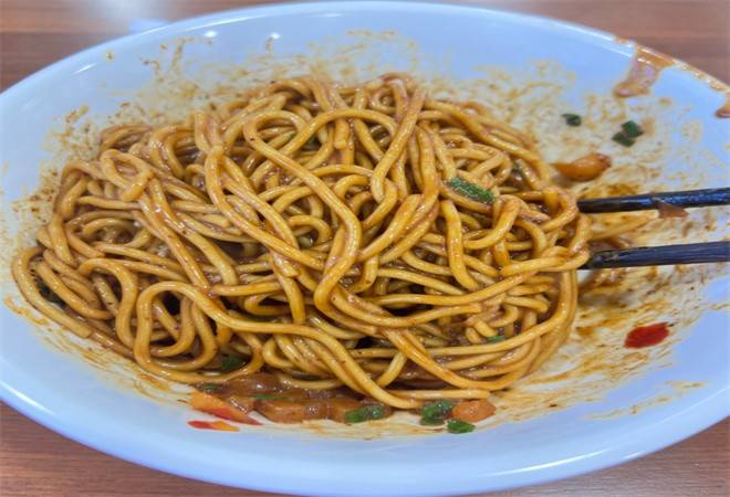 蔡佬朋鲜卤热干面