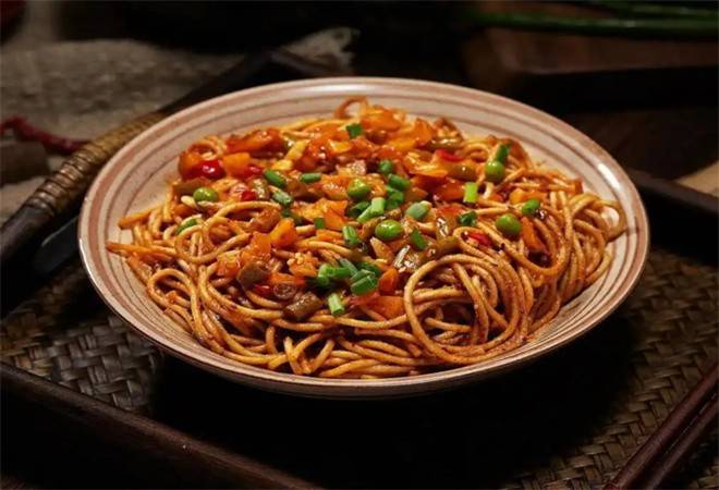 蔡佬朋鲜卤热干面