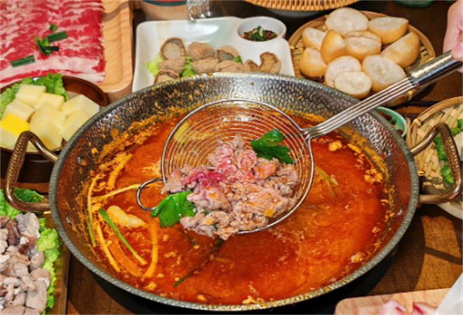 酸咕咕貴州酸湯火鍋