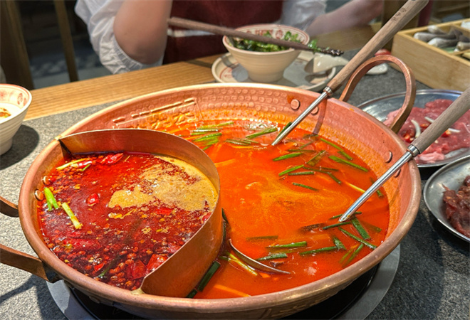 酸咕咕貴州酸湯火鍋