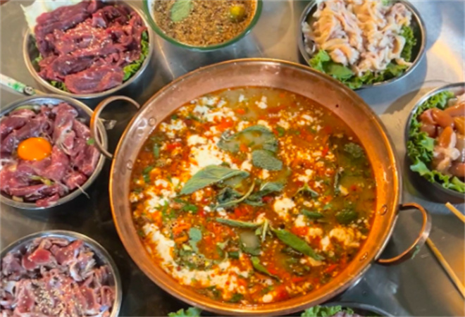 滇師兄臭豆腐銅鍋牛肉加盟