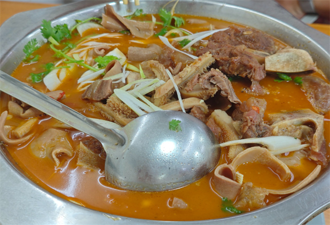 牛汤陈跷脚牛杂火锅 牛汤陈跷脚牛杂火锅