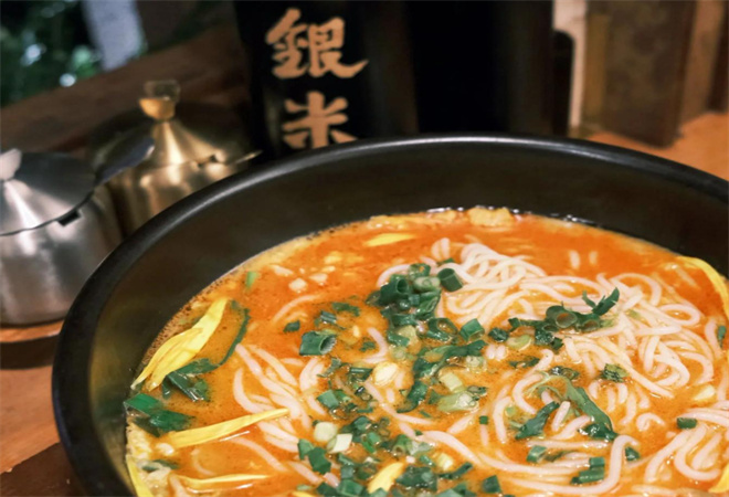 银米云南传统过桥米线