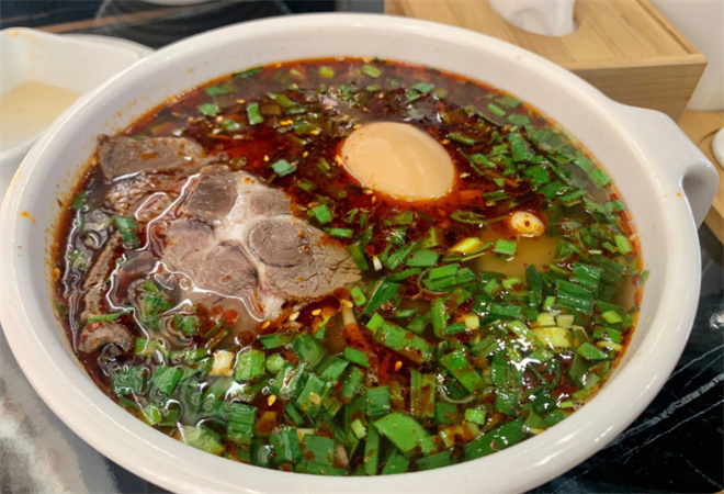 马安军辣子牛肉面