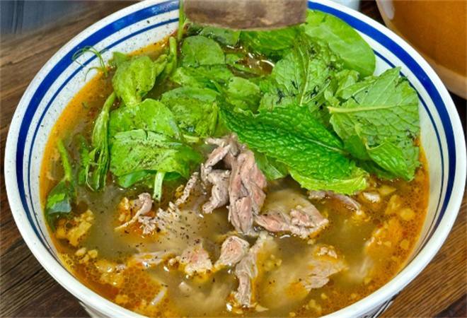 禧线云南鲜烫牛肉米线