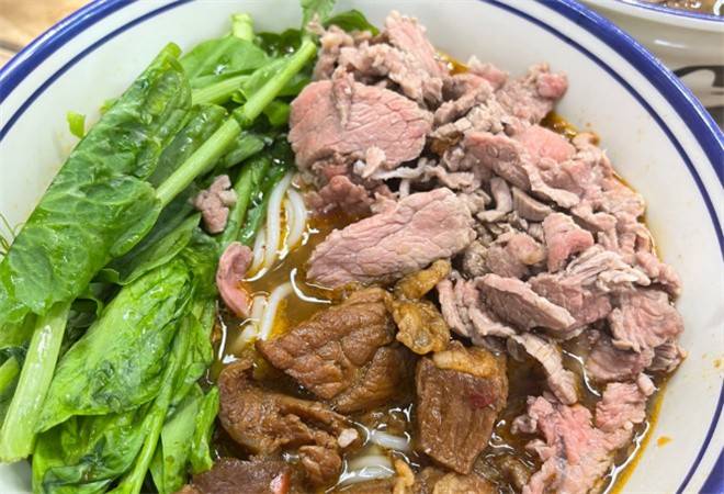 禧线云南鲜烫牛肉米线