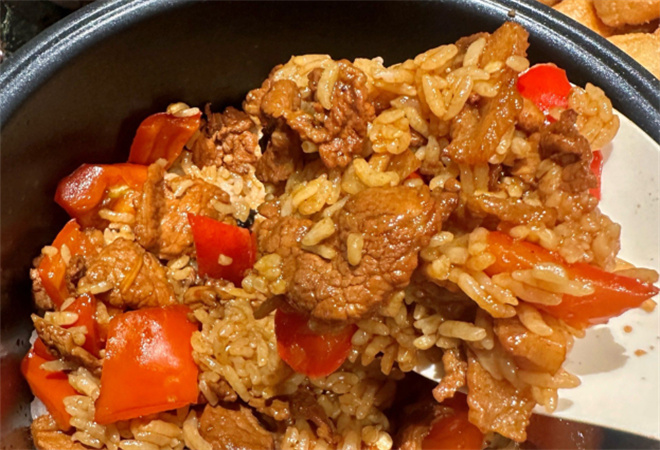 梅哩悠紅油燒肉拌飯