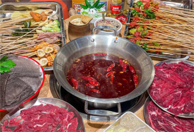 謝萍萍鮮牛肉串串火鍋加盟