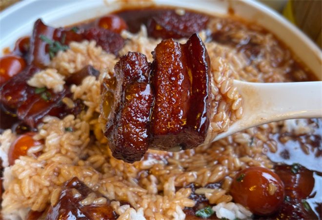 梅哩悠紅油燒肉拌飯