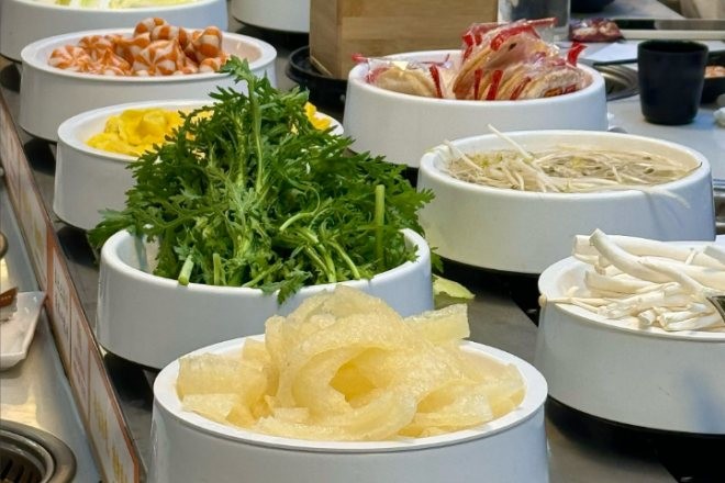 小满足转转小火锅