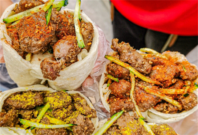 周嘿帥中式肉筋卷餅