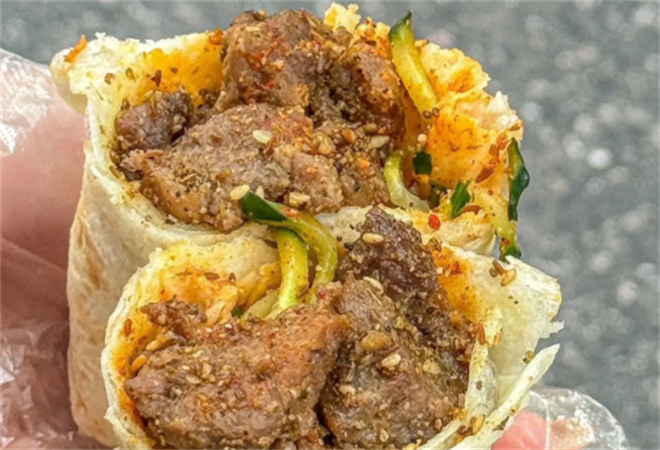 周嘿帥中式肉筋卷餅