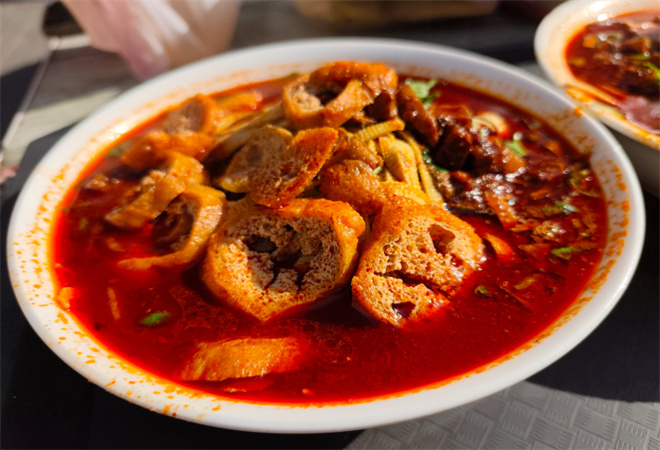 武小勇紅油米線