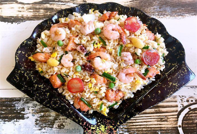 貓不乖海鮮炒飯