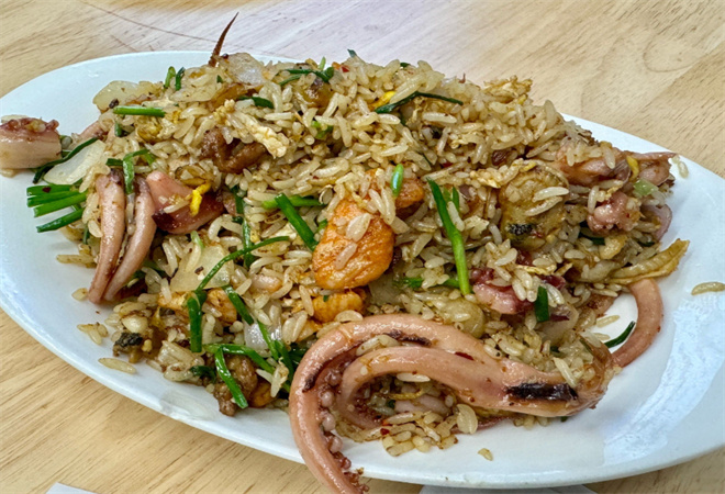 貓不乖海鮮炒飯加盟