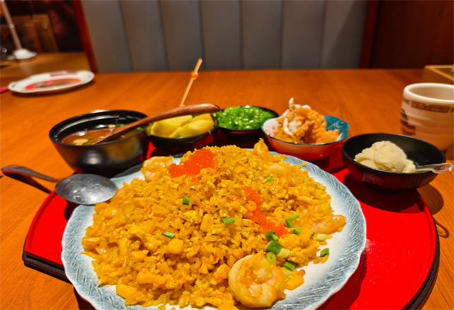 貓不乖海鮮炒飯