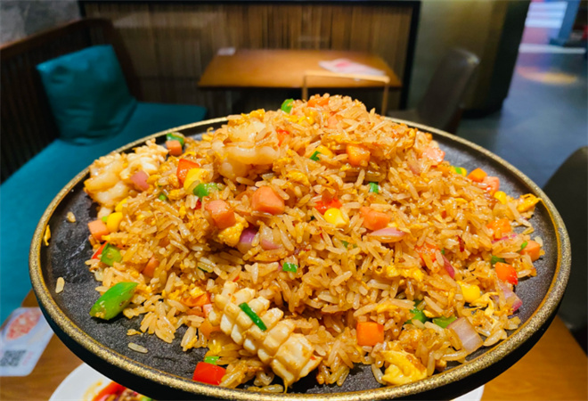 貓不乖海鮮炒飯加盟