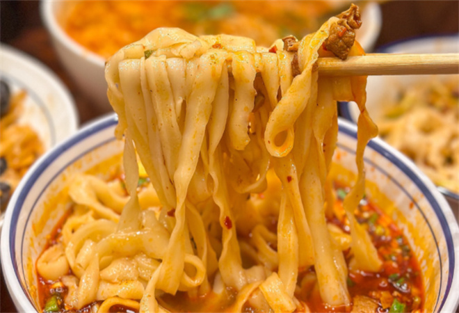 韓師傅醬骨手搟面