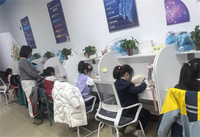 英才院Ai智能自習(xí)室加盟