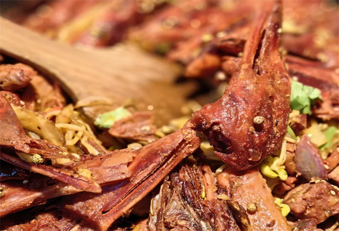 金順禧干鍋辣鴨頭 金順禧干鍋辣鴨頭