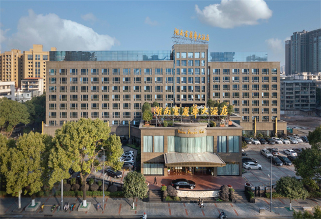 富麗華大酒店加盟