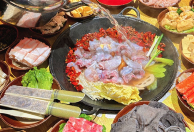 步行街牛蛙重慶火鍋加盟 步行街牛蛙重慶火鍋加盟