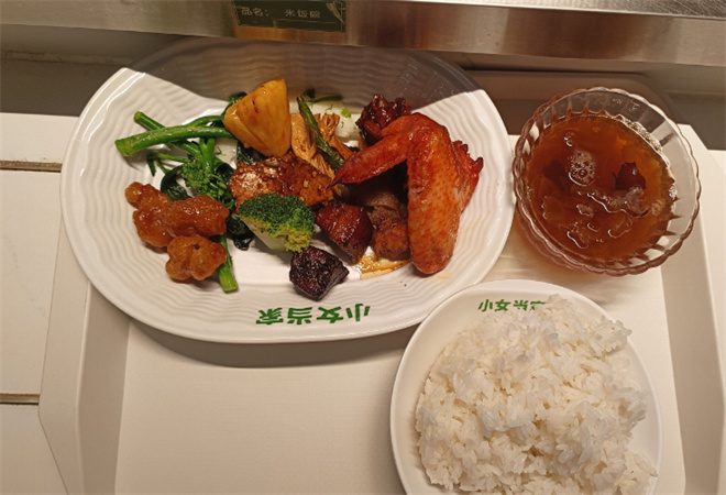 小女當(dāng)家中式快餐加盟