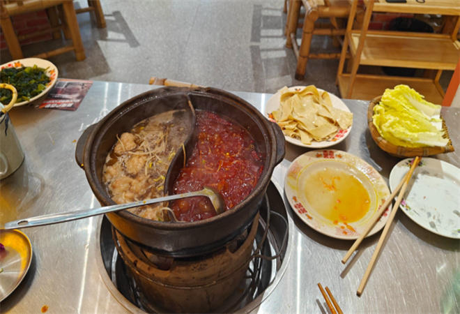 王二喜泥爐老火鍋加盟