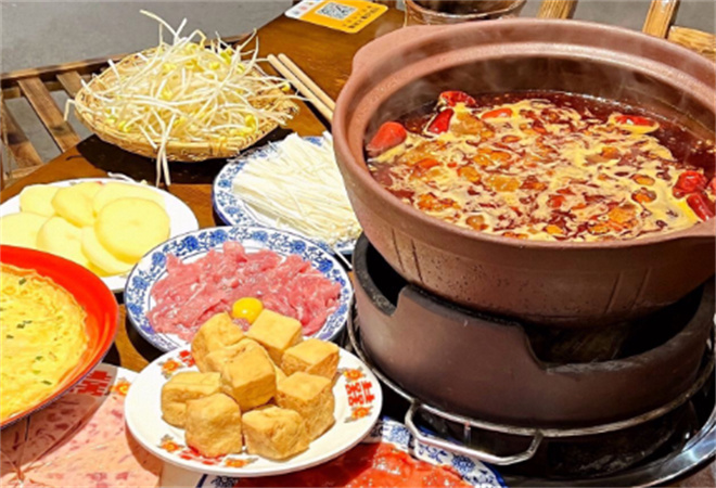 王二喜泥爐老火鍋加盟