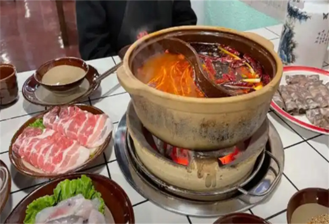 王二喜泥爐老火鍋