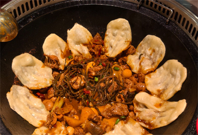 土灶世家地鍋雞加盟