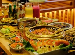 春暖花開(kāi)海鮮烤肉火鍋?zhàn)灾蛷d