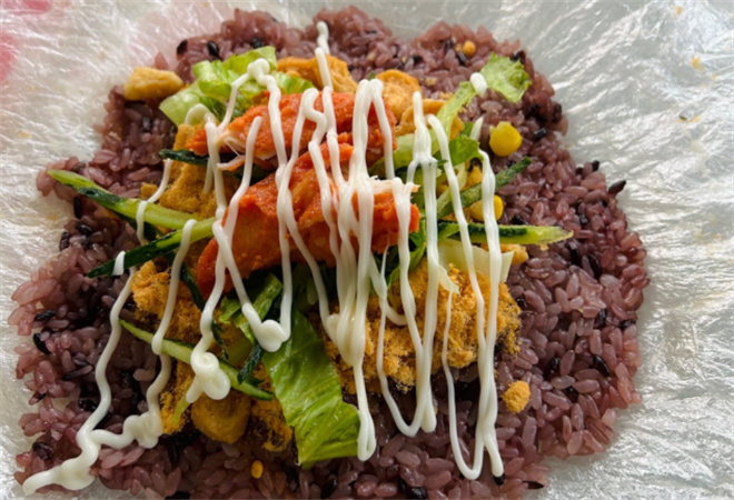 唐小熊烏米飯團加盟